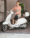 veoXgenu auf dem Motorroller
